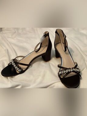 Black Crystal-Embellished Block Heel Sandals Size 9.5 NIB